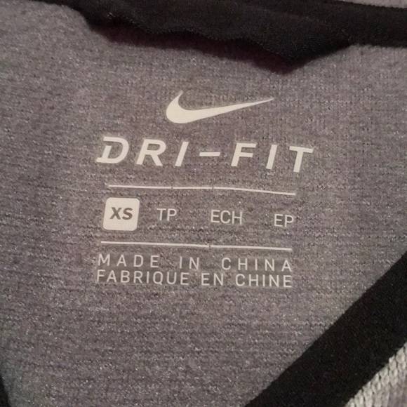 Nike Dri-fit Sweatshirt! - Picture 4 of 4